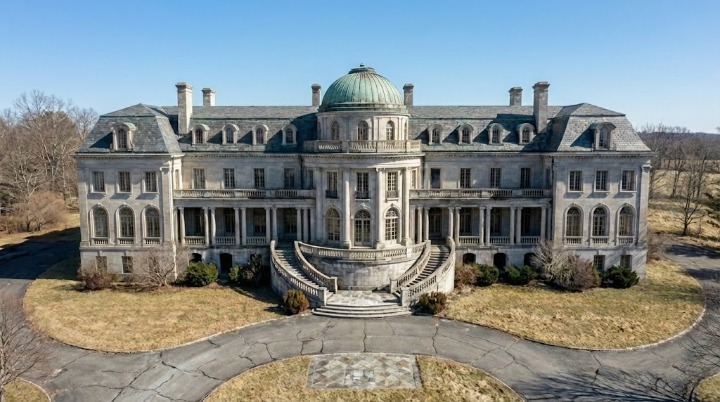 American Billionaire’s ABANDONED Mansion Worth $6 Million.