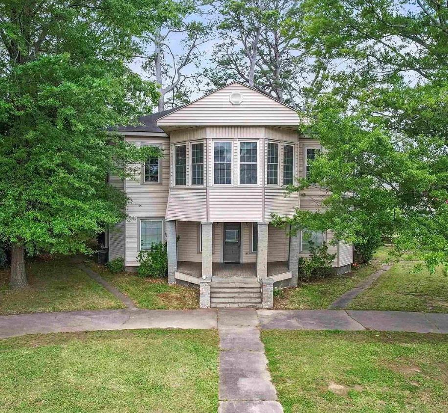 Cozy Sylacauga Retreat with Comfortable Living and Room to Make It Your Own