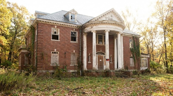 Abandoned Mansion For Sale – A Rare Opportunity