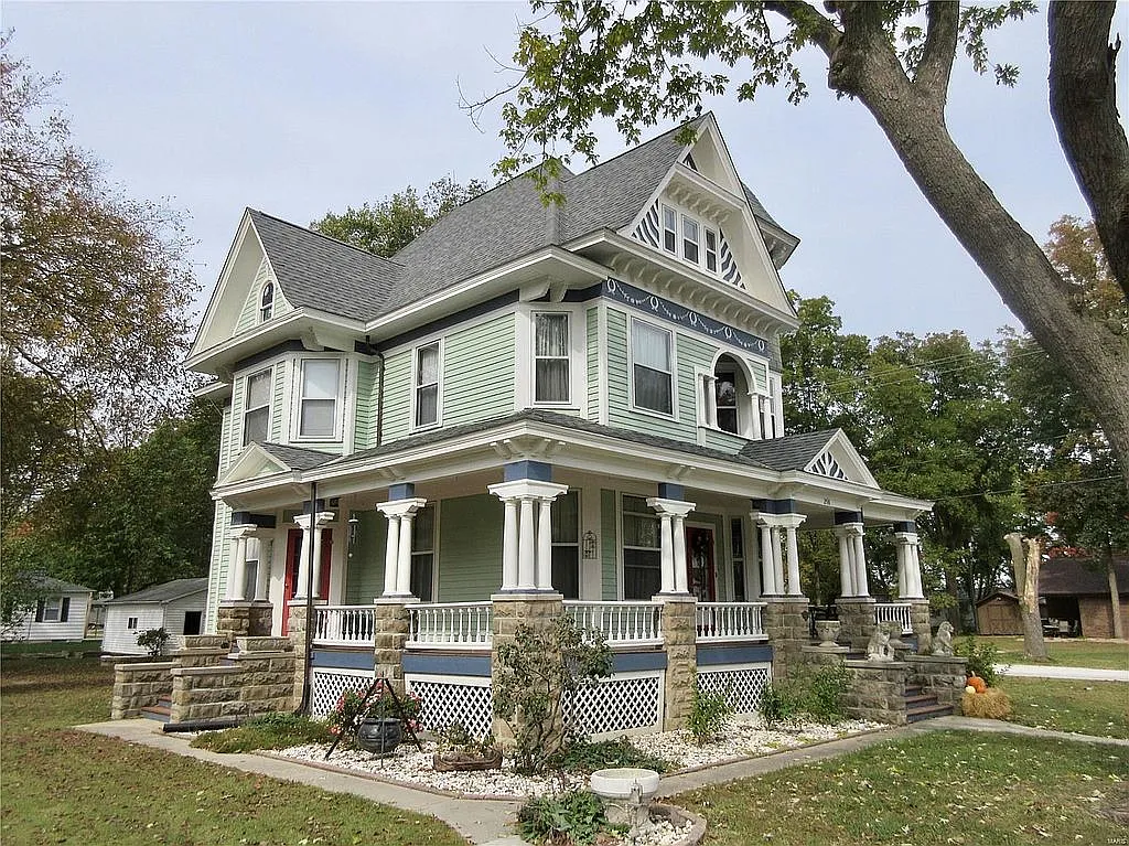 Stunning stained glass! C. 1907 Victorian in Illinois. $330,000.